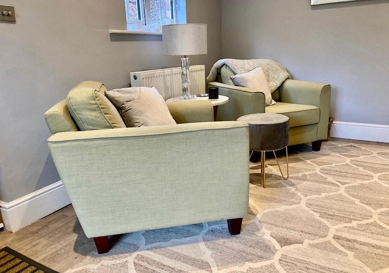 The Lodge Chester - Luxury Apartment For Two, With Free Parking! Hough Green المظهر الخارجي الصورة