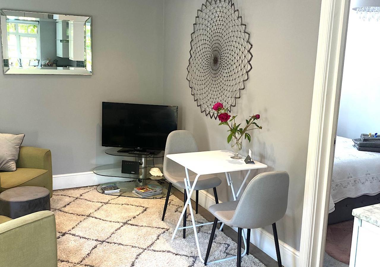 The Lodge Chester - Luxury Apartment For Two, With Free Parking! Hough Green المظهر الخارجي الصورة