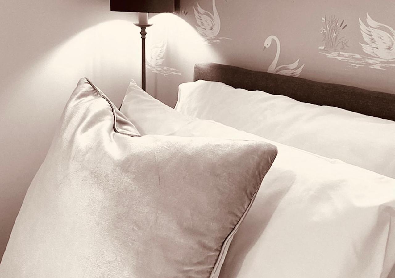 The Lodge Chester - Luxury Apartment For Two, With Free Parking! Hough Green المظهر الخارجي الصورة