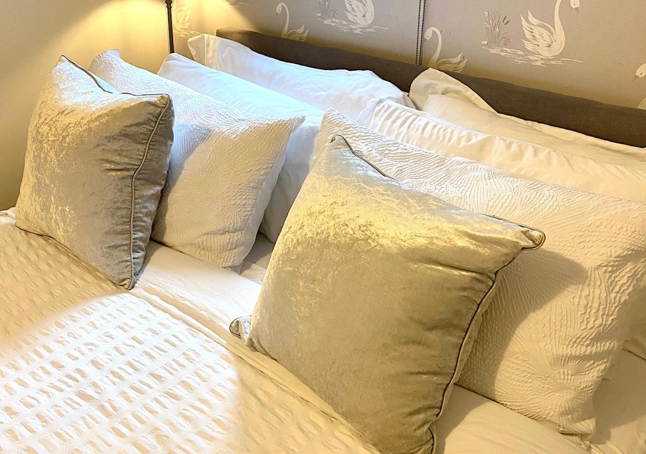 The Lodge Chester - Luxury Apartment For Two, With Free Parking! Hough Green المظهر الخارجي الصورة